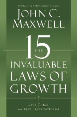9781455522859 15 Invaluable Laws Of Growth (Large Type)