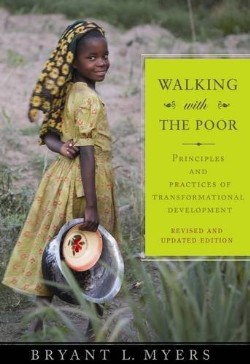 9781570759390 Walking With The Poor (Revised)