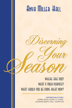 9781594672439 Discerning Your Season