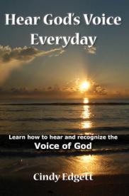 9781942587347 Hear Gods Voice Everyday