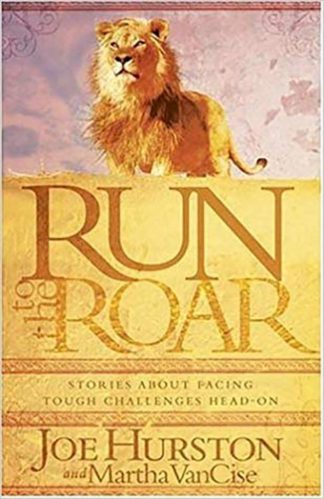 9781591859055 Run To The Roar