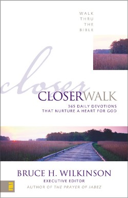 9780310542216 Closer Walk : 365 Daily Devotions That Nurture A Heart For God