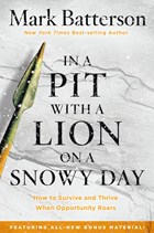 9781601429292 In A Pit With A Lion On A Snowy Day
