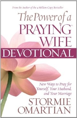 9781594154119 Power Of A Praying Wife Devotional (Large Type)